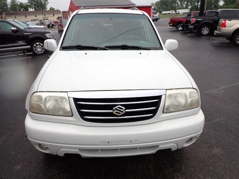 Used 2002 Suzuki XL7 4WD image 2