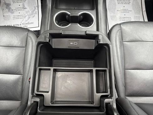 Used 2022 Chevrolet Suburban Z71 w/ Luxury Package AWD/4WD image 36