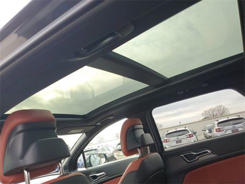 Certified 2023 Kia Sportage SX image 12