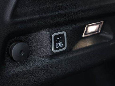 Certified 2023 Jeep Grand Cherokee L Altitude image 32