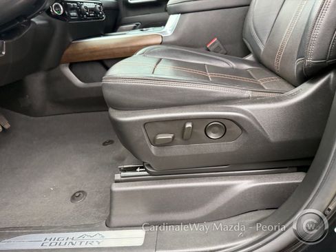 Used 2024 Chevrolet Silverado 3500 High Country image 24