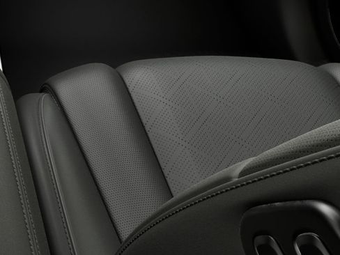 New 2025 Genesis GV80 2.5T Advanced image 16