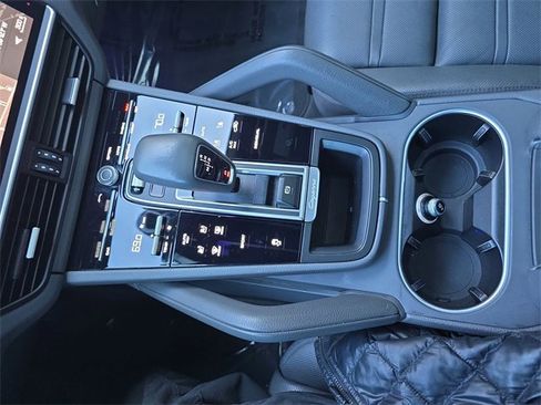 Used 2021 Porsche Cayenne image 28