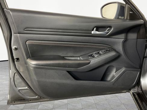 Used 2022 Nissan Altima 2.5 SR w/ Midnight Edition Package FWD image 20