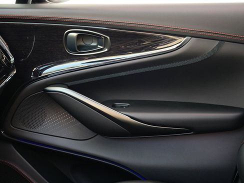 New 2026 Aston Martin DBX 707 image 14