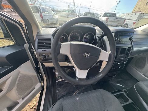 Used 2010 Dodge Grand Caravan SE image 23