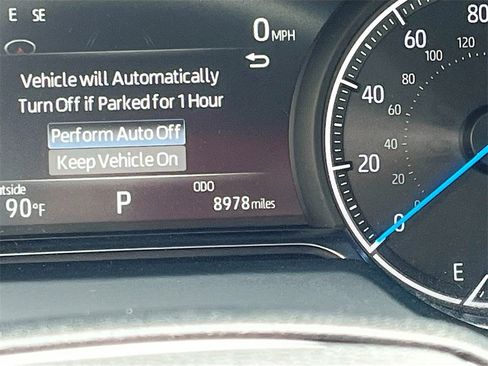 Used 2024 Toyota Venza XLE image 12