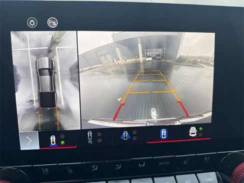 Used 2024 GMC Canyon AT4X image 22