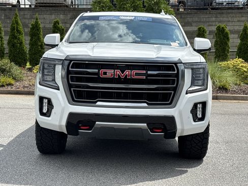Used 2023 GMC Yukon AT4 w/ AT4 Premium Package AWD/4WD image 3