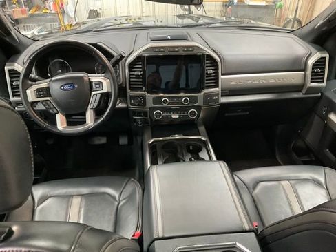 Used 2022 Ford F350 Platinum image 9