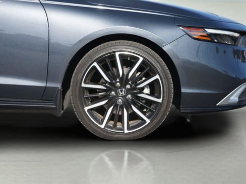 Used 2023 Honda Accord Touring image 4