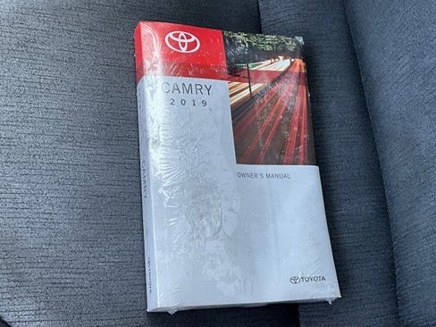 Used 2019 Toyota Camry LE image 27