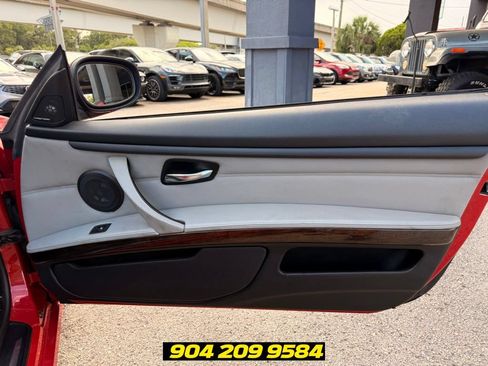 Used 2013 BMW 335i Convertible w/ Premium Pkg RWD image 26