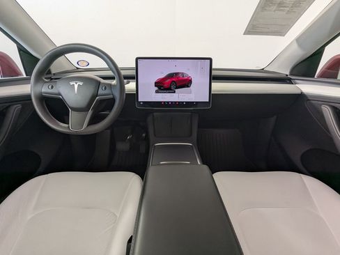 Used 2024 Tesla Model Y Long Range image 5