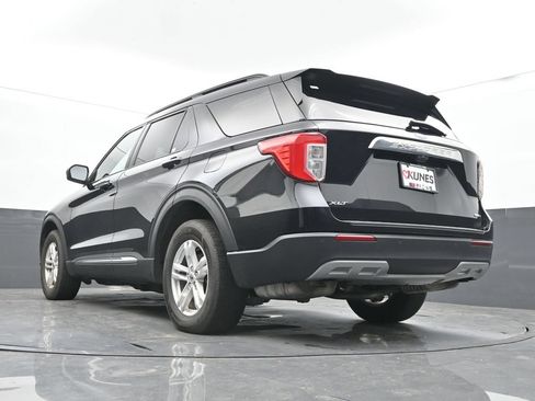 Used 2020 Ford Explorer XLT w/ Equipment Group 202A AWD/4WD image 45