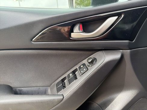 Used 2016 MAZDA MAZDA3 i Sport w/ Preferred Equipment Package image 11