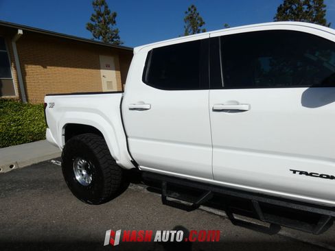Used 2025 Toyota Tacoma TRD Sport AWD/4WD image 7