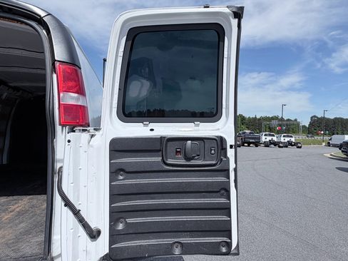 Used 2021 GMC Savana 2500 w/ Driver Convenience Package RWD image 11
