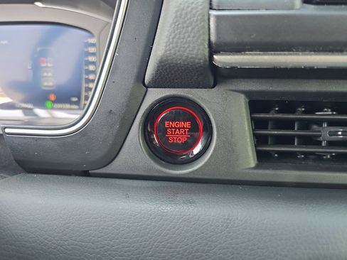 Used 2025 Honda Pilot Black Edition image 26