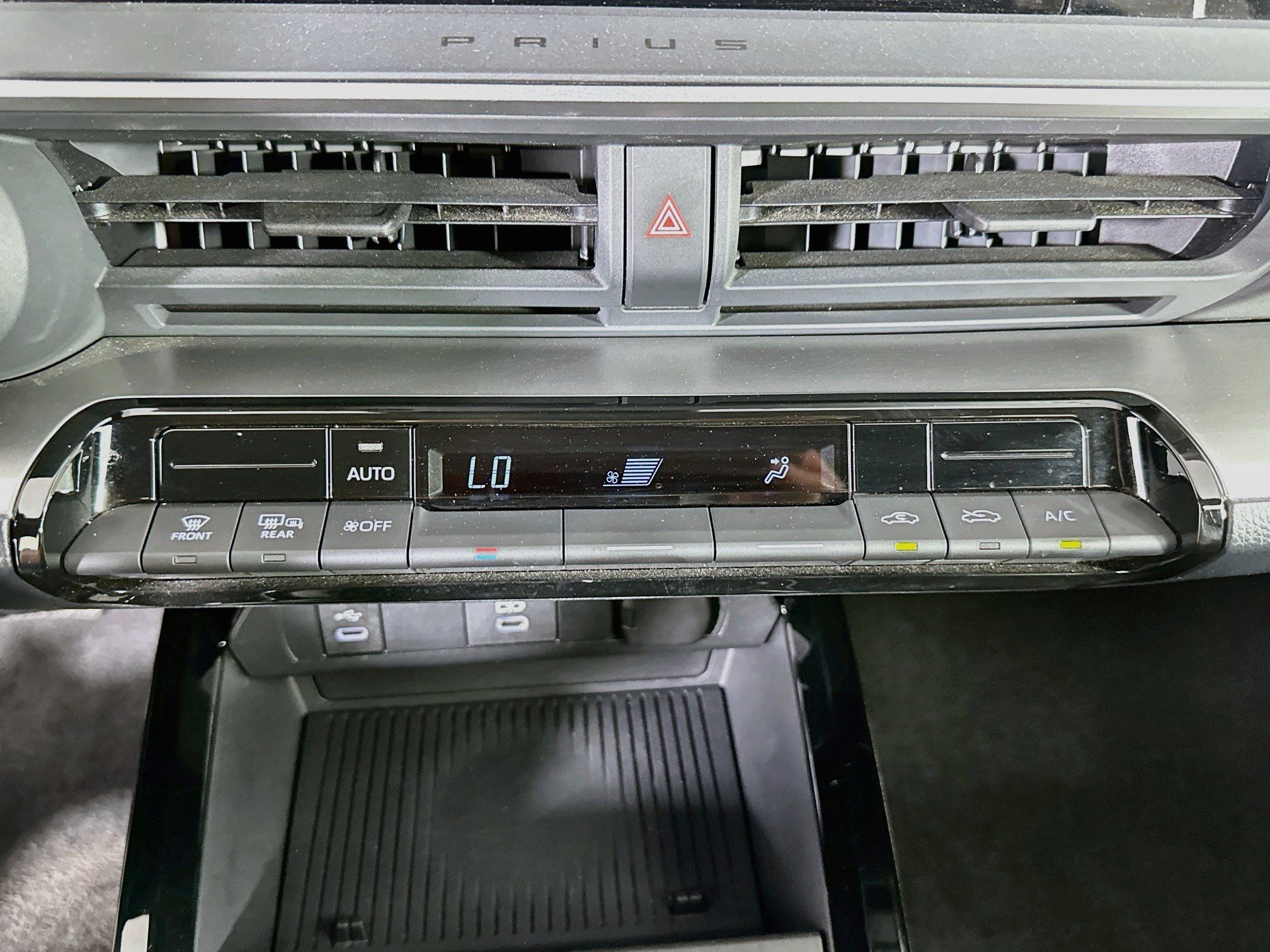 Used 2025 Toyota Prius LE FWD image 23