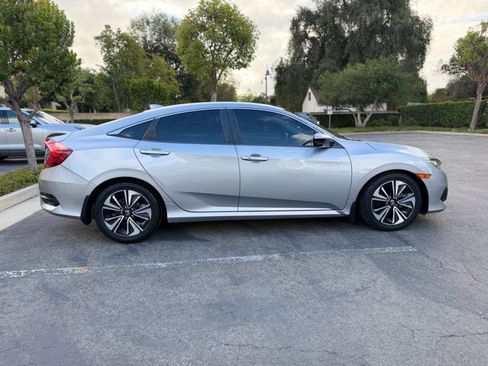 Used 2018 Honda Civic EX-T image 6