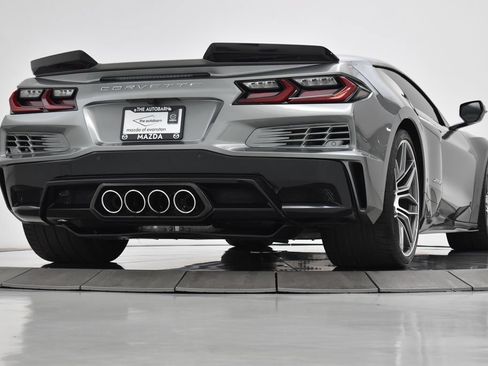 Used 2024 Chevrolet Corvette Z06 RWD image 34