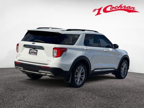 Used 2022 Ford Explorer XLT w/ Equipment Group 202A image 7