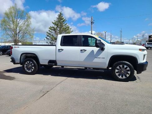 Used 2022 Chevrolet Silverado 2500 Custom w/ Custom Convenience Package AWD/4WD image 6