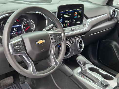 Used 2025 Chevrolet Blazer LT FWD image 6