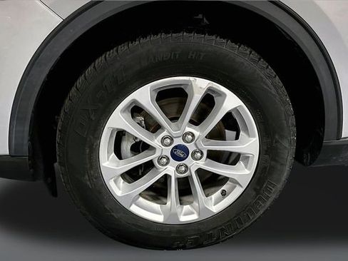 Used 2020 Ford Escape SE image 28