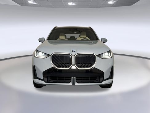 Used 2025 BMW X3 xDrive30i AWD/4WD image 6