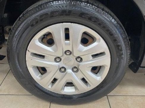 Used 2018 Dodge Grand Caravan SE image 28