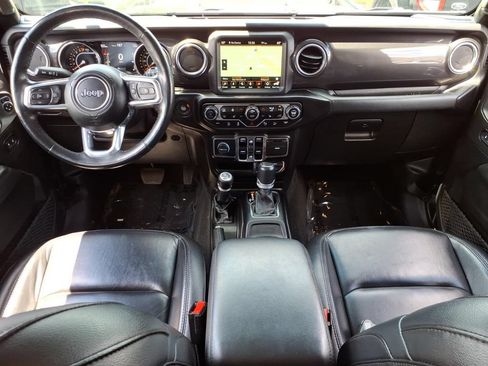 Used 2021 Jeep Wrangler Unlimited Sahara AWD/4WD image 17