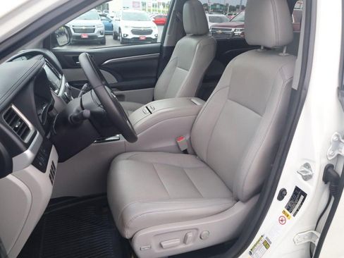 Used 2018 Toyota Highlander Limited AWD/4WD image 21