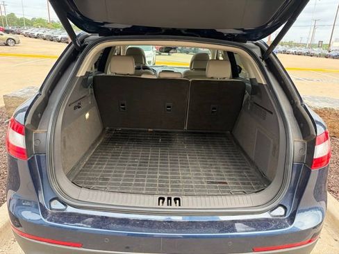 Used 2017 Lincoln MKX Reserve w/ Luxury Package FWD image 23