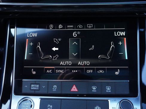 Used 2024 Audi Q8 Premium image 55