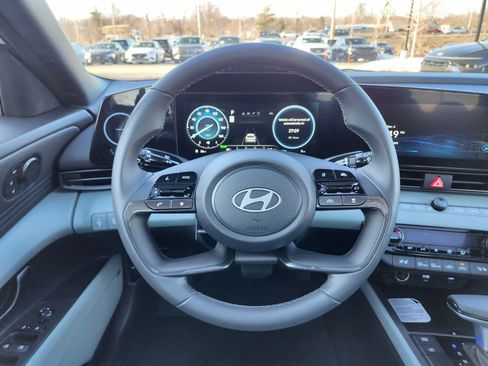 New 2026 Hyundai Elantra Limited FWD image 13