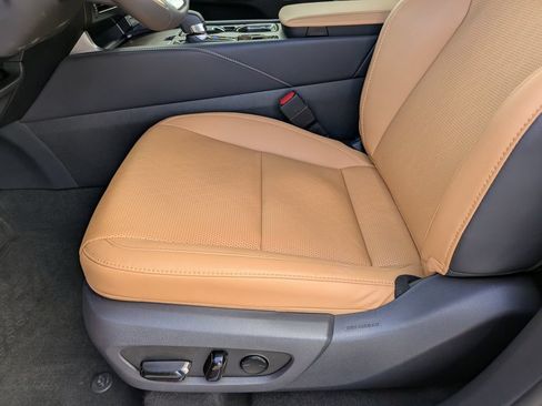 Used 2025 Lexus RX 350 Premium Plus w/ Convenience Package FWD image 21