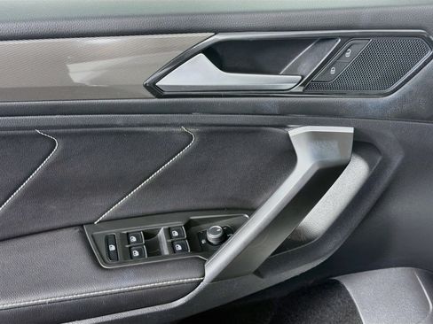 Used 2023 Volkswagen Tiguan SE FWD image 15