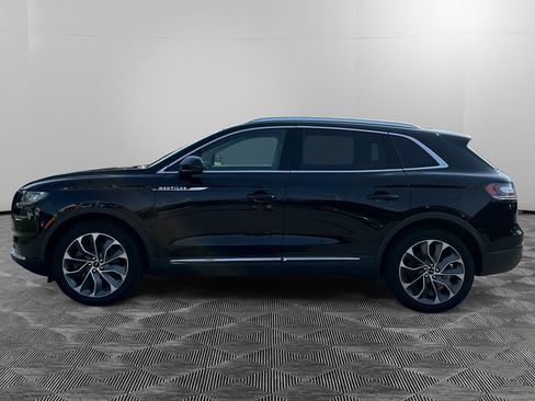 Used 2023 Lincoln Nautilus Reserve AWD/4WD image 2