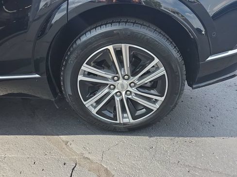 Certified 2024 Cadillac Lyriq Luxury AWD/4WD image 35