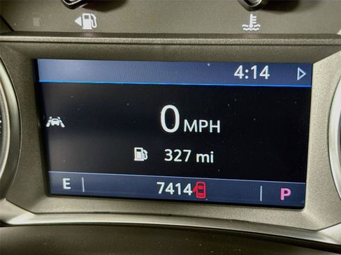 Used 2024 Chevrolet Equinox Premier AWD/4WD image 2