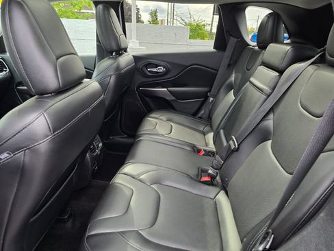 Used 2019 Jeep Cherokee Limited AWD/4WD image 25