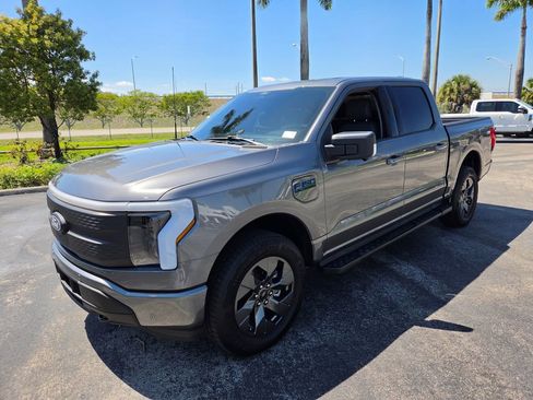 Used 2025 Ford F150 Lightning Flash image 10