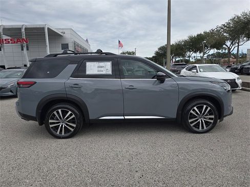 New 2025 Nissan Pathfinder Platinum w/ Black Appearance Package image 9