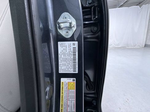 Used 2025 Honda CR-V EX-L image 17