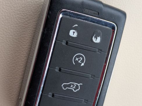 Used 2024 Jeep Grand Cherokee Limited w/ Luxury Tech Group II RWD image 36
