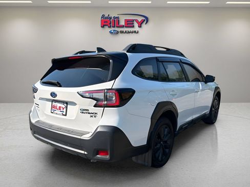 Used 2025 Subaru Outback Onyx Edition XT w/ Tech Package 3 AWD/4WD image 6