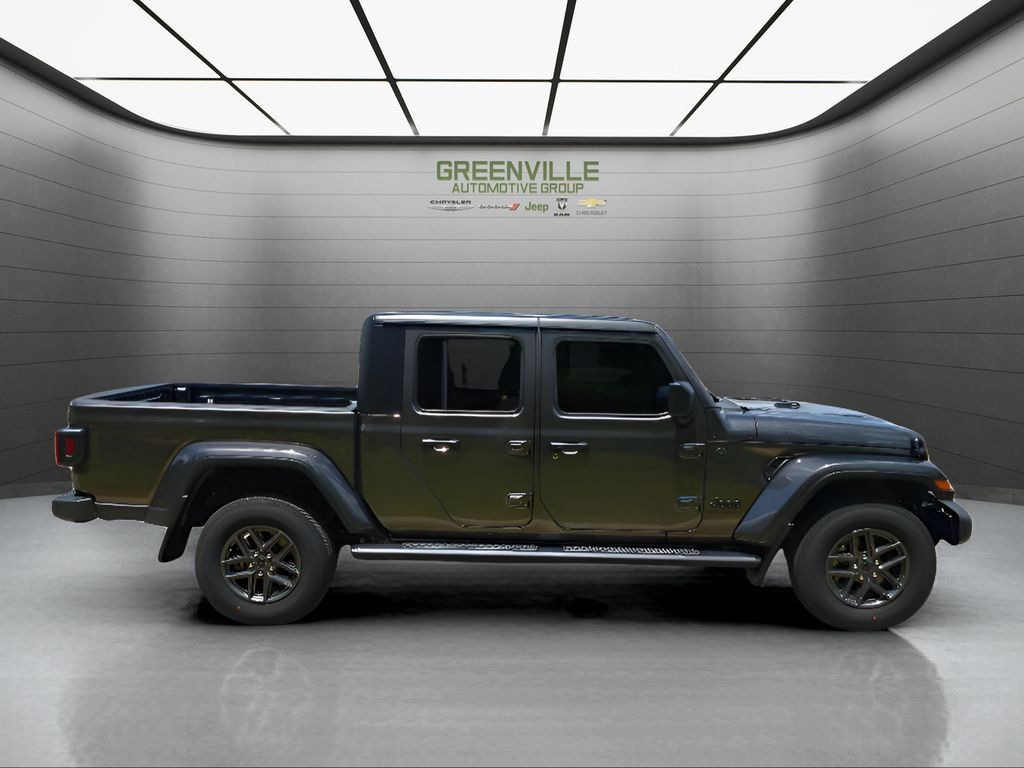 Used 2024 Jeep Gladiator Sport AWD/4WD image 6