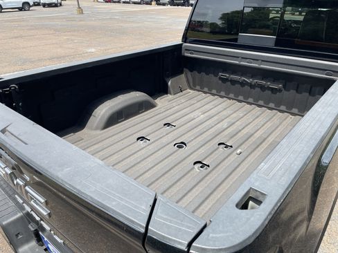 Used 2024 GMC Sierra 2500 Denali Ultimate AWD/4WD image 26